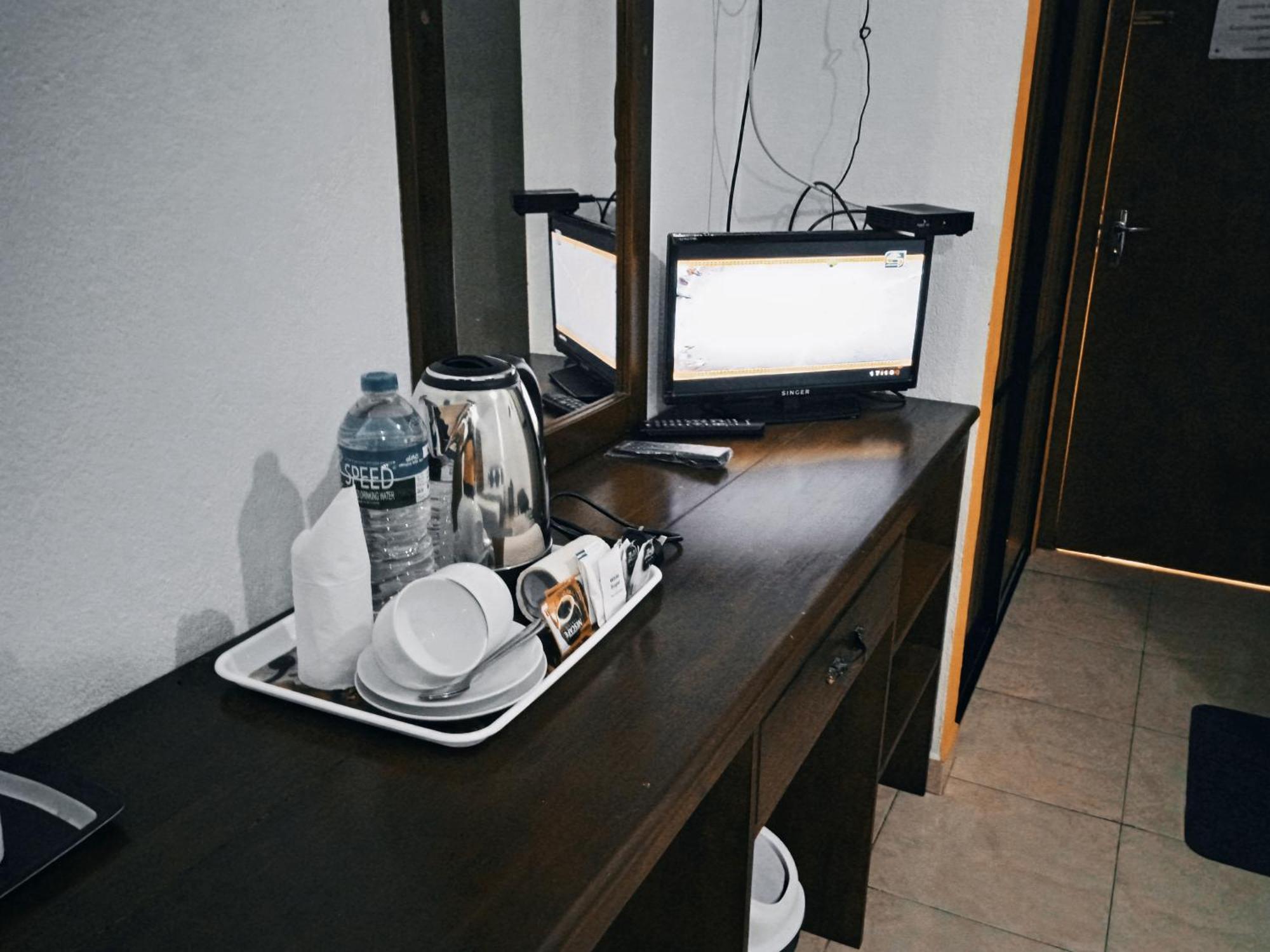 Larn'S Villa Hotel & Apartment Wadduwa Habitación foto